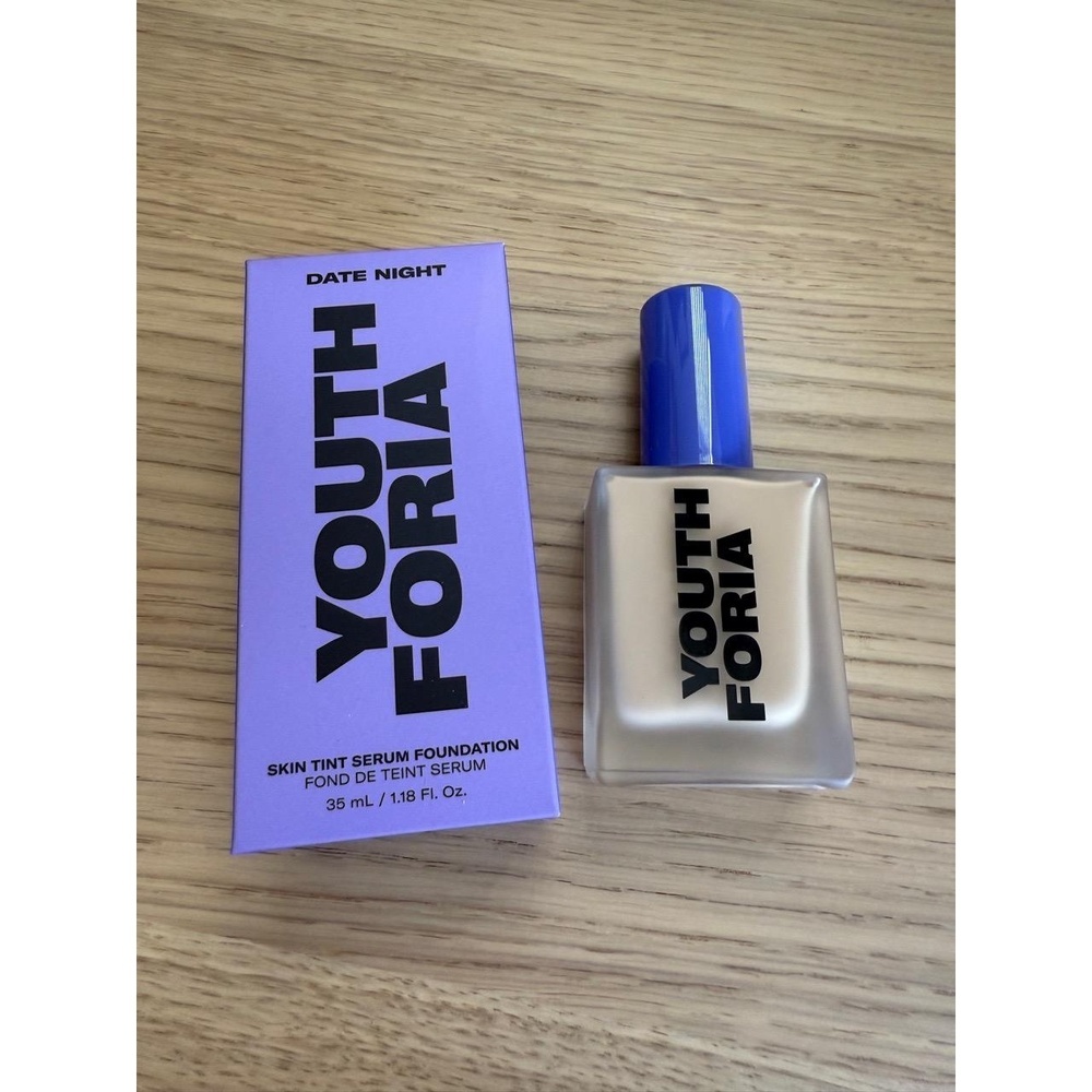 YOUTHFORIA Skin Tint Serum Foundation 260 Light Medium